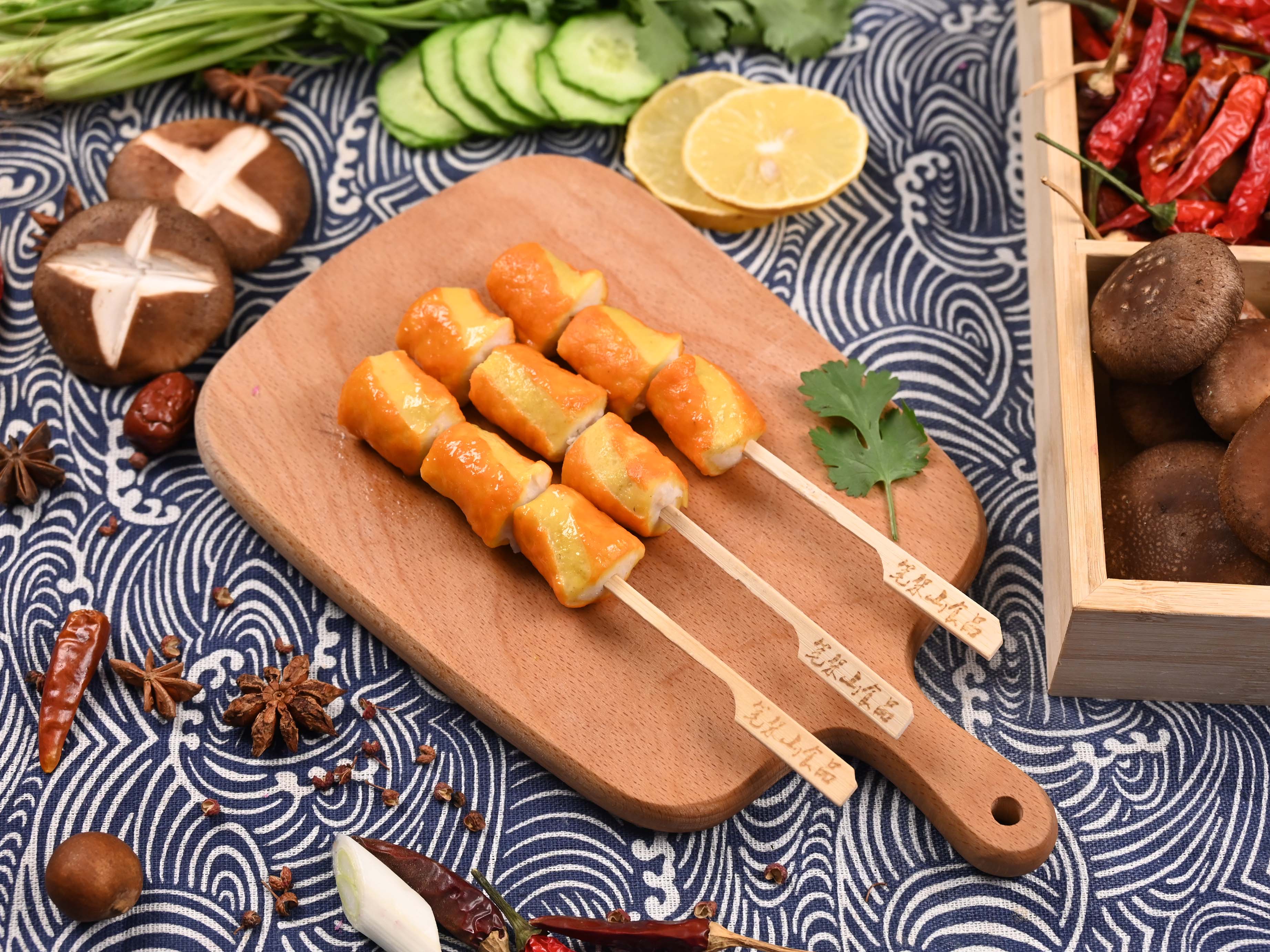 Жаренные мучные плетенки с хрустящей косточкой