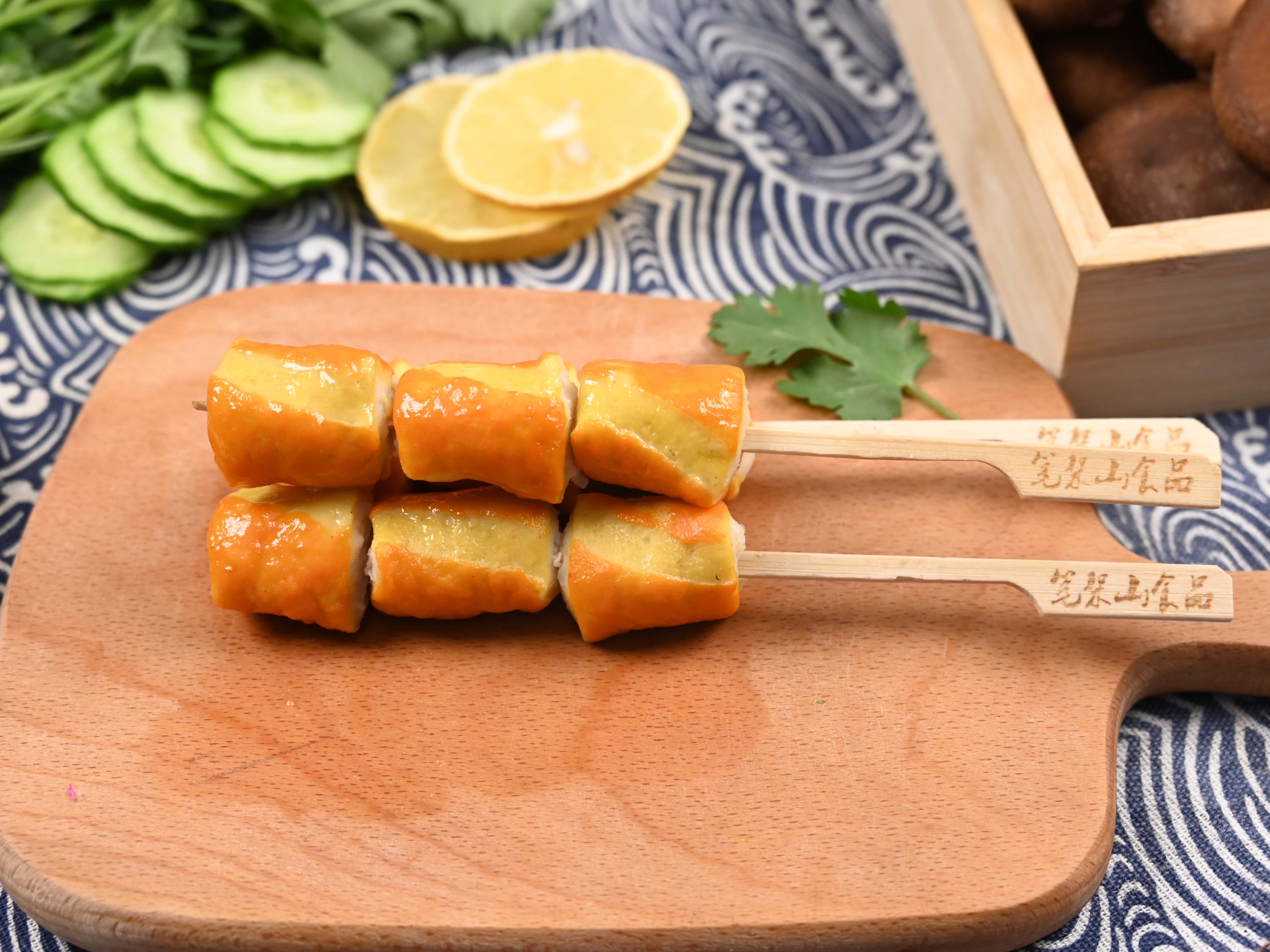 Жаренные мучные плетенки с хрустящей косточкой