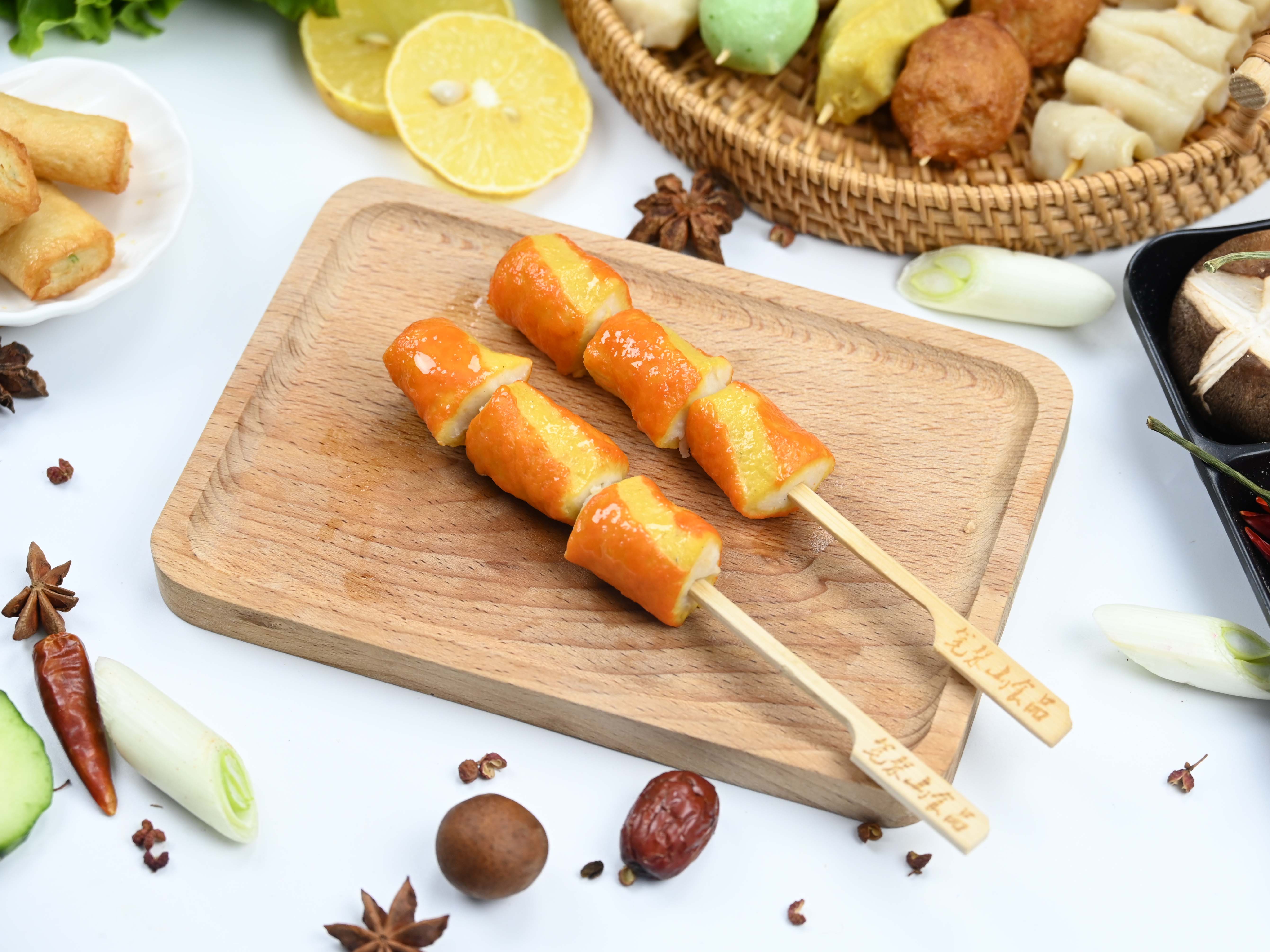 Жаренные мучные плетенки с хрустящей косточкой